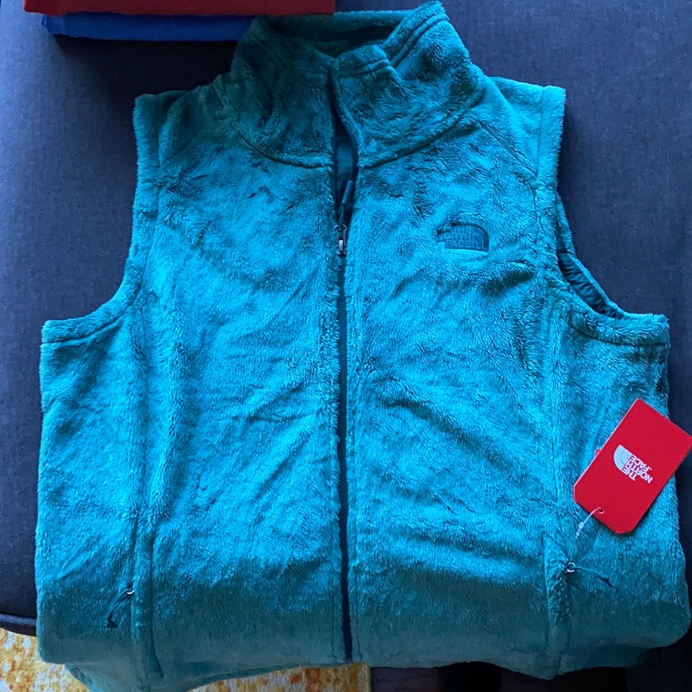 Brand new!!! North face osito vest. Green size xl